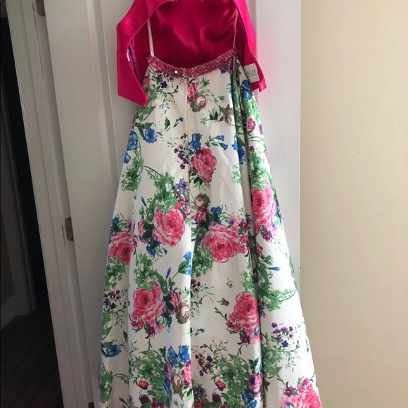 Prom dress 2 piece - Picture 2 of 8